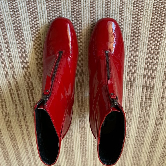 Tahari Booties - Picture 2 of 5